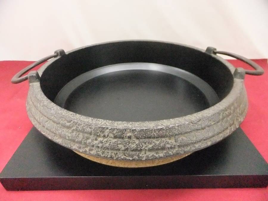 ♡※前Cc1003 未使用保管品 人間国宝 高橋敬典氏 鉄器 卓上鍋 すき焼き鍋 お鍋のおいしい季節がやってまいりました！！人間国宝 高橋敬典作
