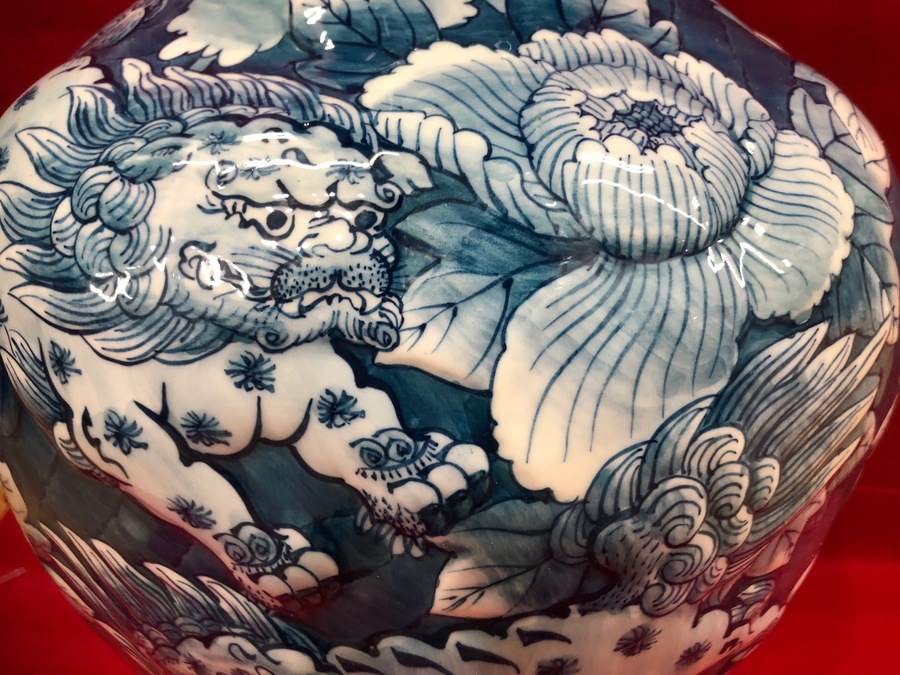 す*け様 有田焼　五代耕右ェ門作　牡丹唐獅子図　壺 す*け様 有田焼 五代耕右ェ門作 牡丹唐獅子図 壺