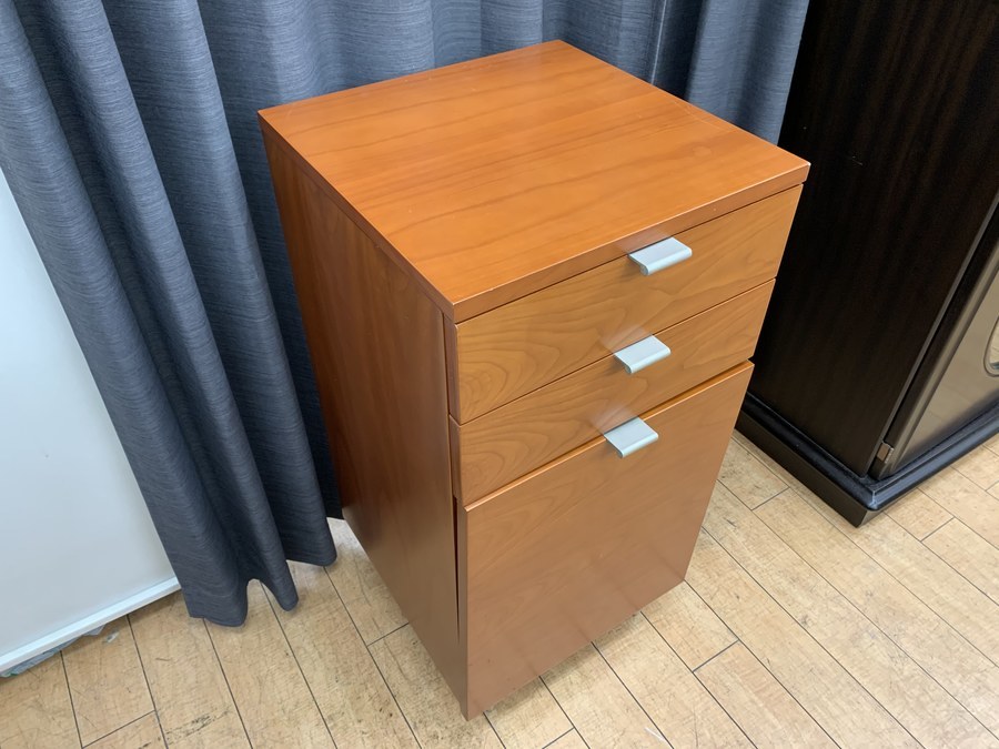 クラスティーナ 三段チェスト