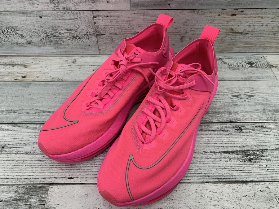 鮮やかなカラーでクッション性の高いNIKE(ナイキ)のズームダブル