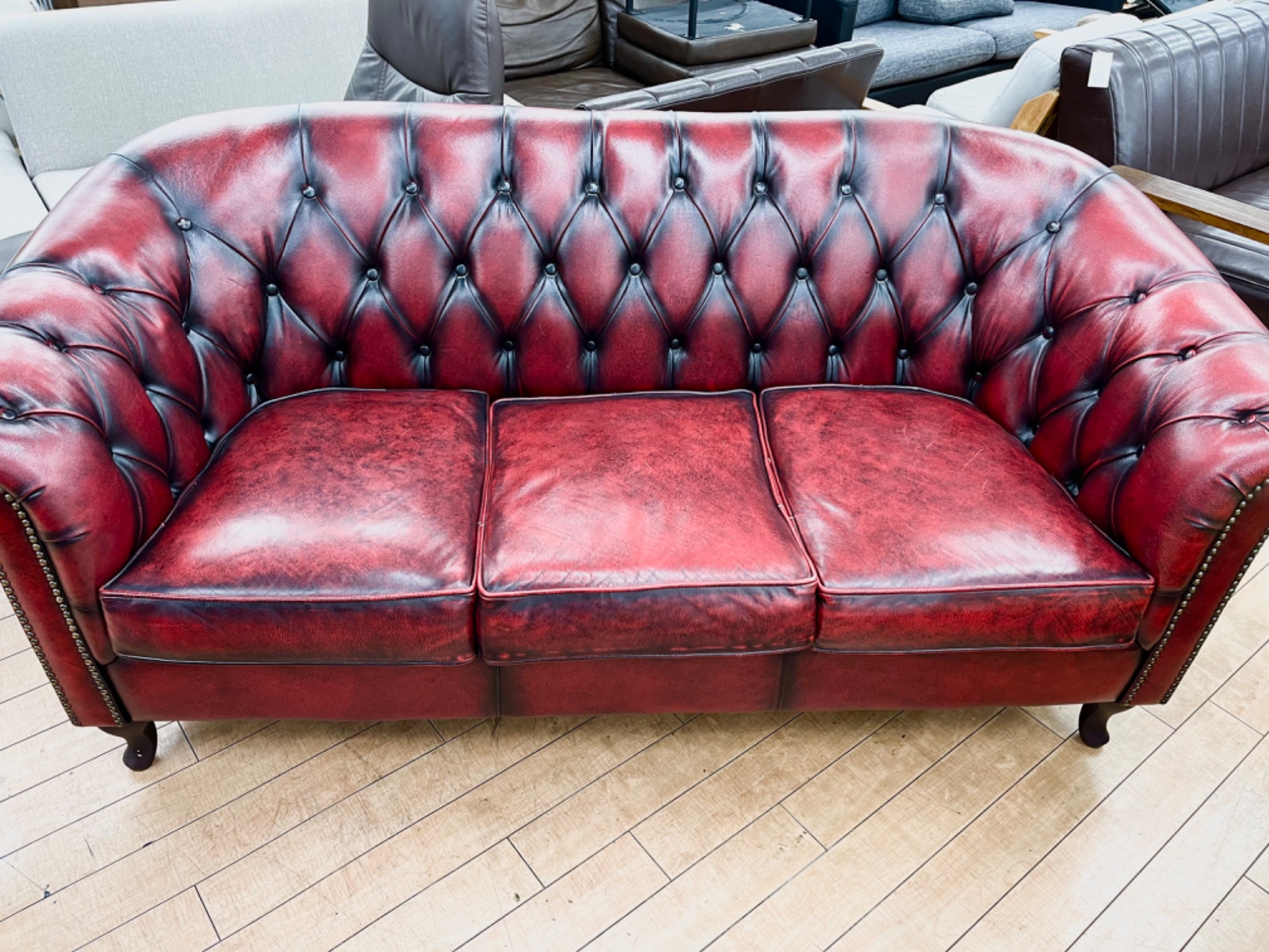 家具買取強化中】チェスターフィールド ソファー オットマン付 レッド
