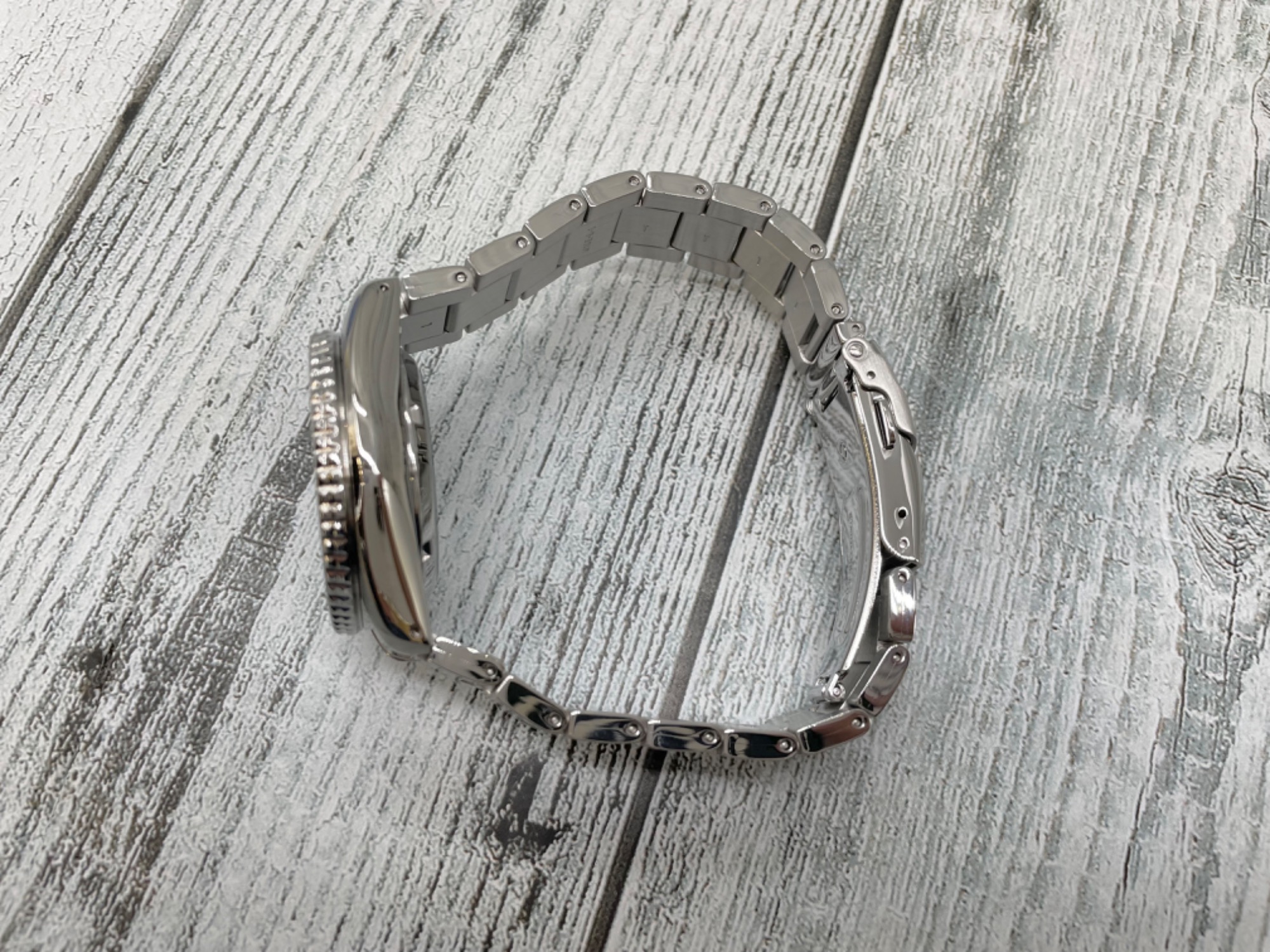 The Arctic Collection | 唯一無二の木製腕時計 – VEJRHØJ Japan