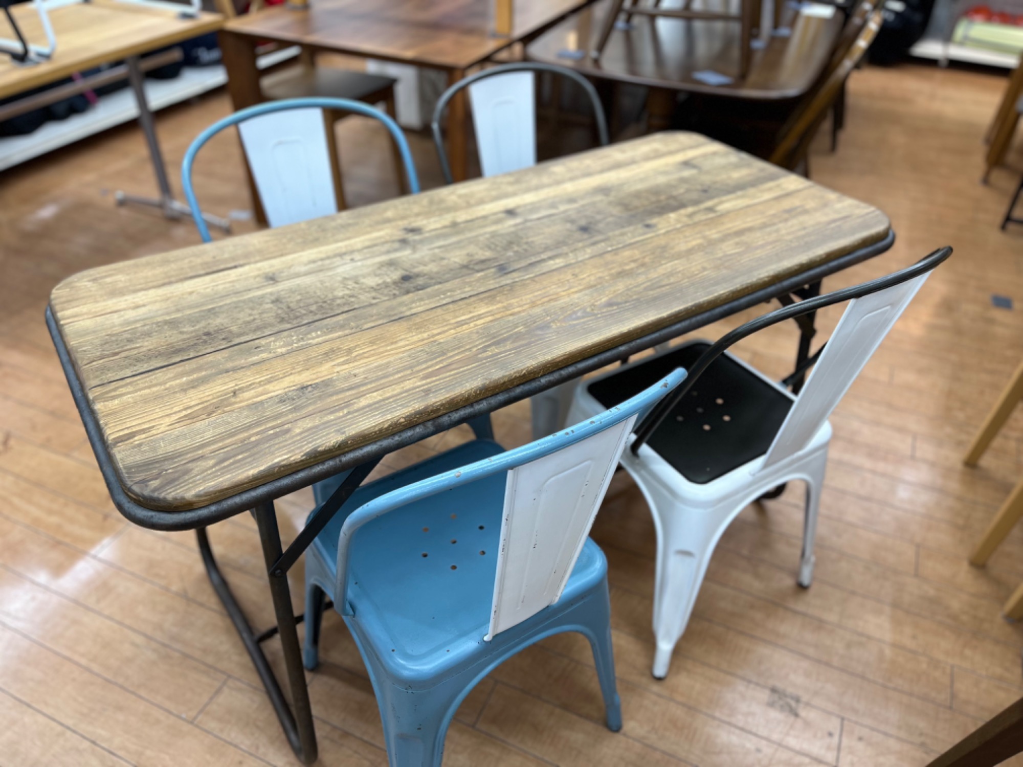 【トレファクマーケット久喜店】秋田木工　ダイニング5点セット 秋田木工のダイニング5点セットが買い取り入荷致しました！！