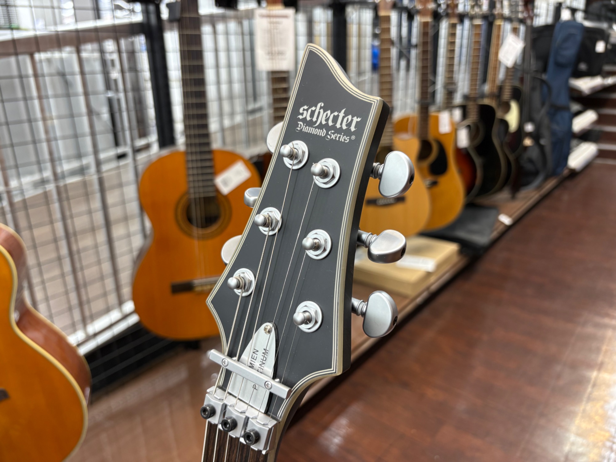 中古楽器買取強化店】エレキギター SCHECTER（シェクター）DIAMOND