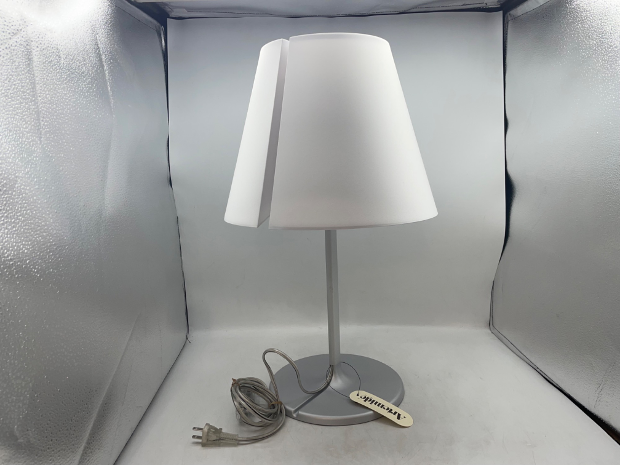 家電の通年買取しております】Artemide デスクスタンド を買取入荷いたしました｜2025年02月04日｜リサイクルショップ トレジャーファクトリー （トレファク）相模原店