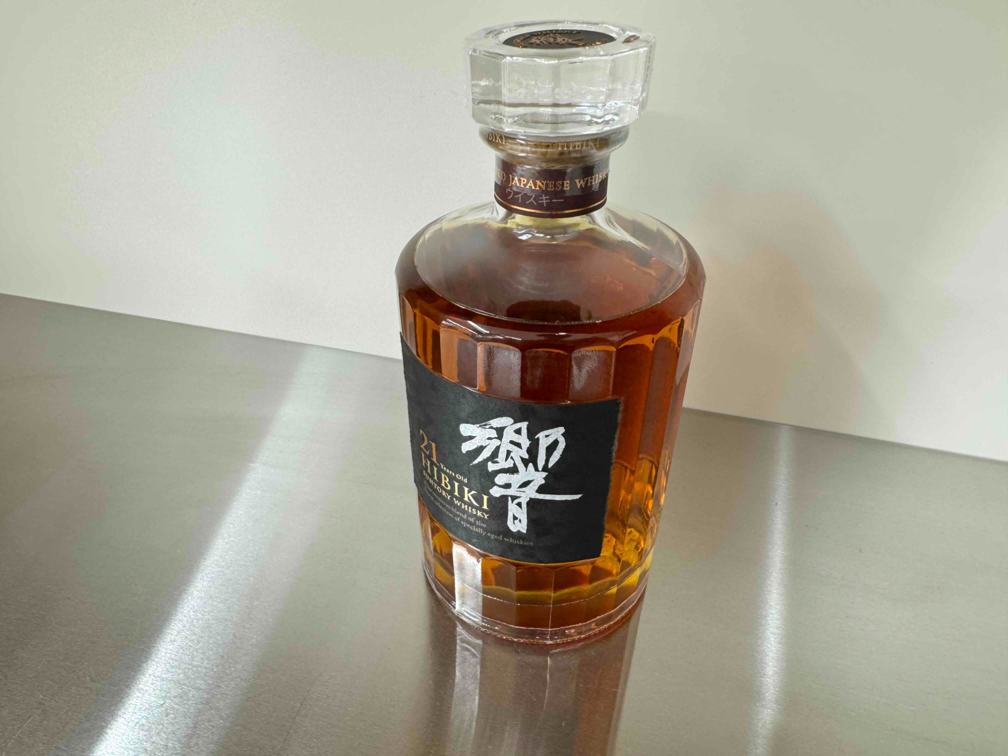 サントリー ジャパニーズウイスキー 響21年が買取入荷致しました