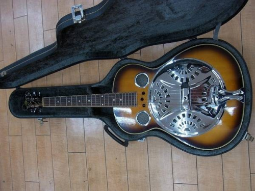 リゾネーターギターのREGAL