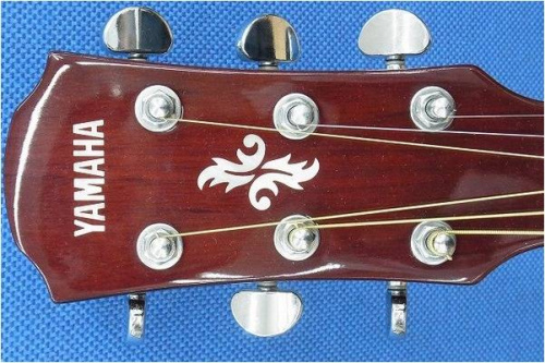 YAMAHAのアコースティックギター