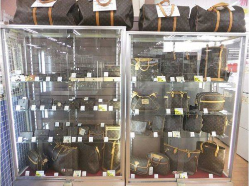 ルイヴィトン（LOUIS VUITTON）のｼﾞｯﾋﾟｰｳｫﾚｯﾄ　ｴﾋﾟ