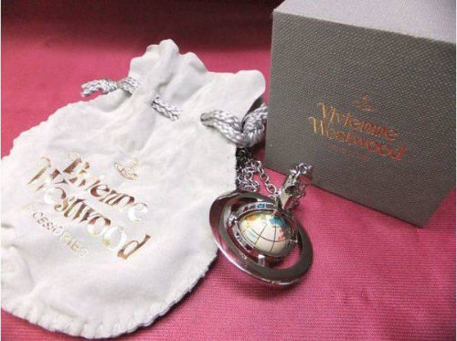 ブランド・ラグジュアリーのアクセサリー