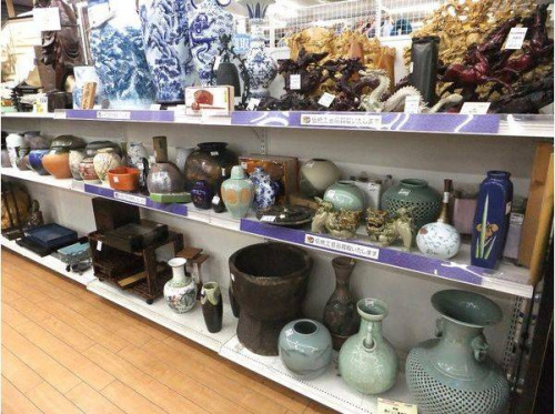 吉田美統の緑袖金彩花唐草文