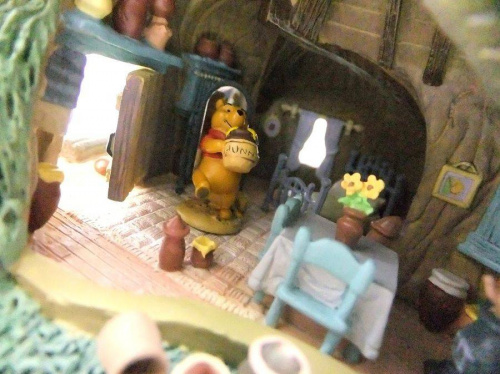 フィギュアのクマのプーさん