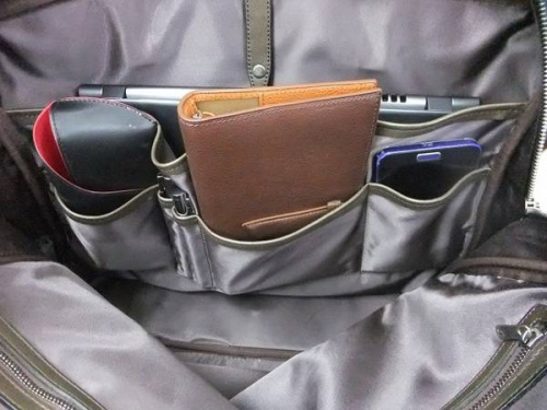 ブリーフケースのYUHAKU