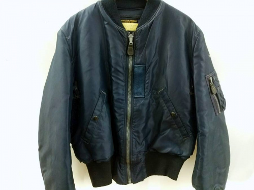 ジャケットのフライトジャケット