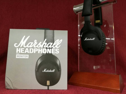 デジタル家電のヘッドホン