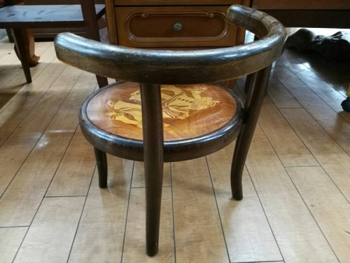 アンティークのキッズチェア