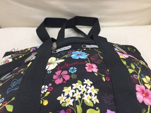 LeSportsac