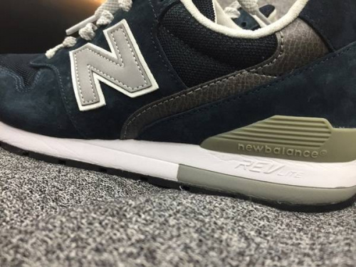 レディースファッションのシューズ