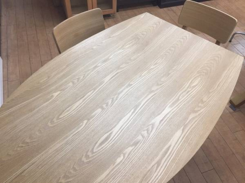 Francfrancのダイニングテーブル