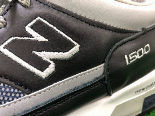 シューズのニューバランス（new balance）