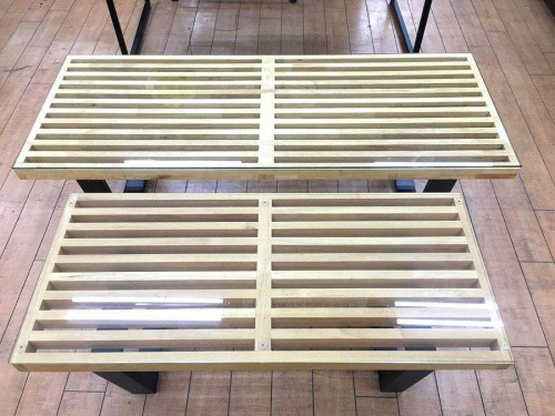 テーブルのジョージ・ネルソン