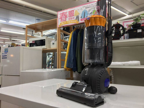 生活家電のサイクロン式掃除機