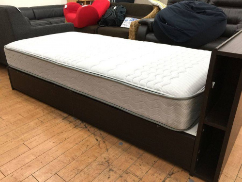 家具のベッド