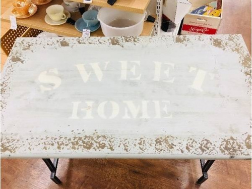 テーブルのSWEETHOME