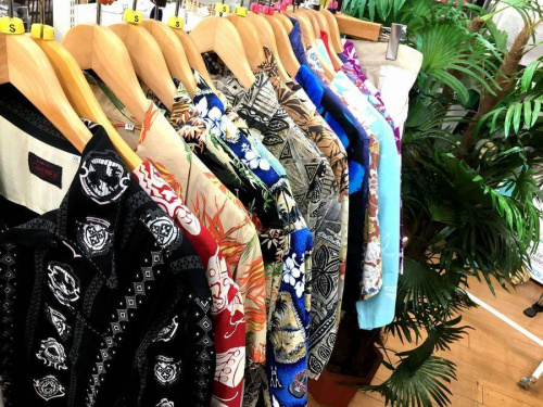 メンズファッションのアロハシャツ