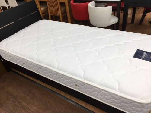 家具のベッド