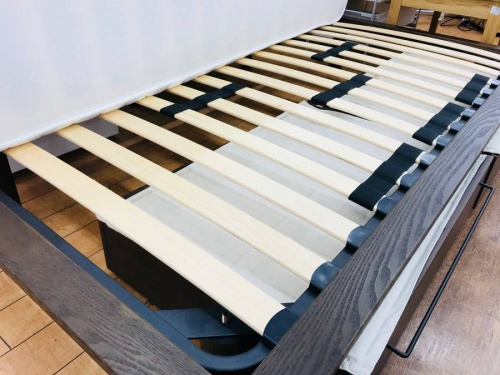 ベッドのシングルベッド