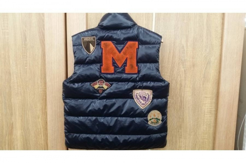 ジャケットのMONCLER