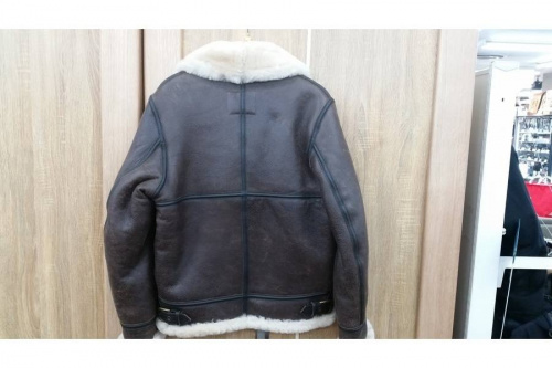 ジャケットのSchott