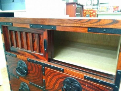 ﾁｪｽﾄの箪笥