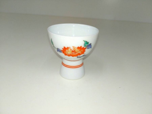 錦牡丹文酒器の十三代酒井田柿右衛門