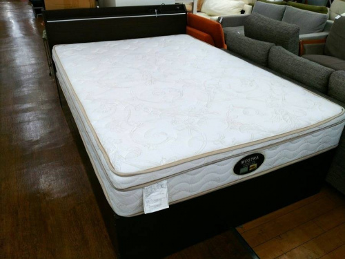 家具のベッド