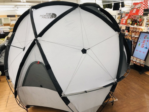アウトドア用品のテント
