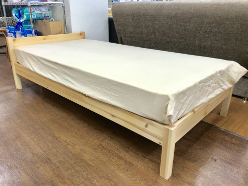 家具のベッド