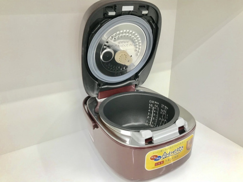 真空圧力IH炊飯ジャーのTOSHIBA