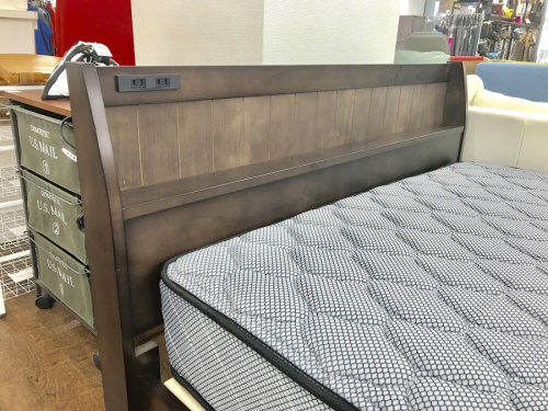 ベッドのシングルベッド