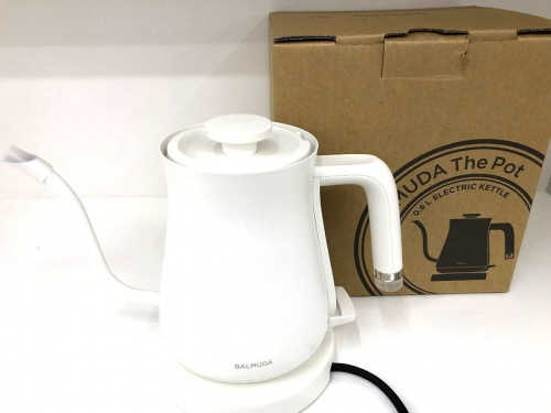 キッチン家電の電気ポット