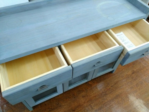 キャビネットの収納家具