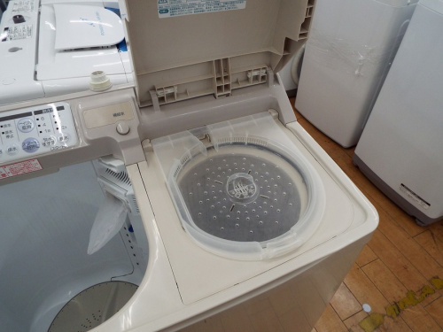 2槽式洗濯機のHITACHI