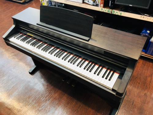 楽器の電子ピアノ