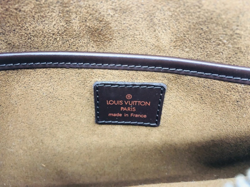 LOUIS VUITTON(ルイ・ヴィトン)のセカンドバッグ