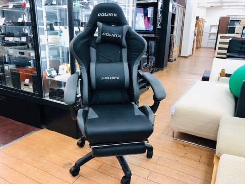 ゲーミングチェアのDOWINX