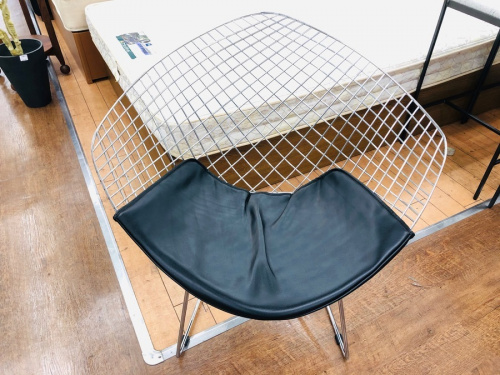 デザイナーズ　ワイヤーチェアのハリー・ベルトイア