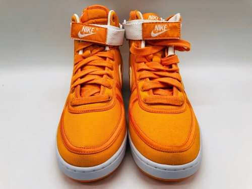 スニーカー　ハイカットのNIKE　ナイキ