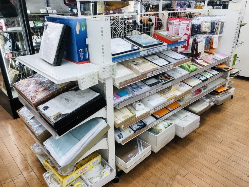 リサイクルショップ　買取のインテリア　和食器　洋食器　タオル　キッチン雑貨