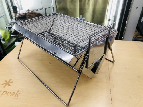 アウトドア用品のキャンプ用品 卓上グリル